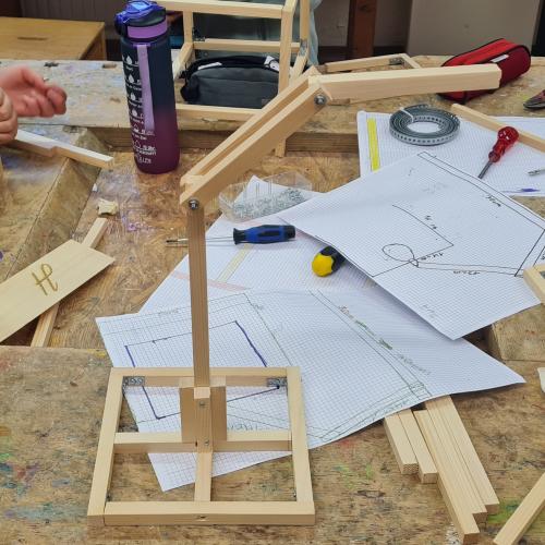 Design und Bau einer Lampe aus Holz