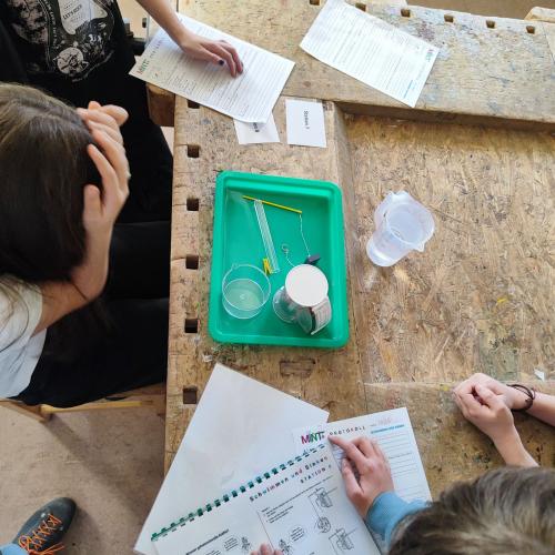 2a schwimmen, schweben und sinken